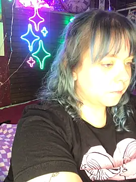 Snapshot of SleazeLouize chatting on December 21, 2024, 12:53 am SleazeLouize online show from December 21, 2024, 12:53 am