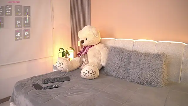 johanafox  online show from March 19, 2026, 10:36 pm