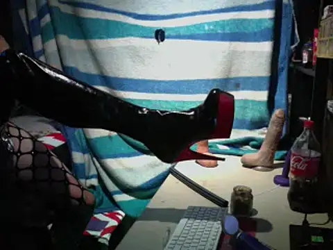 Snapshot of kinkycdslutsv chatting on December 20, 2024, 6:02 pm kinkycdslutsv online show from December 20, 2024, 6:02 pm