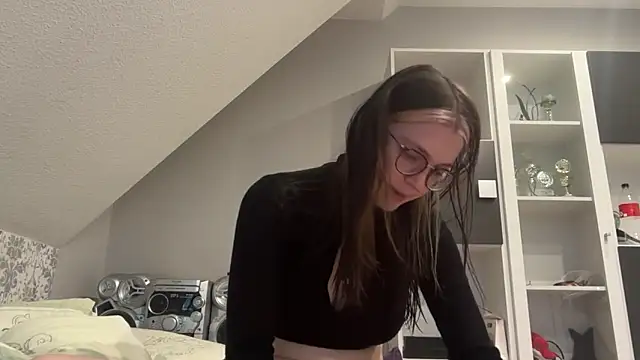 NikaCyberslut online show from December 28, 2024, 12:35 pm