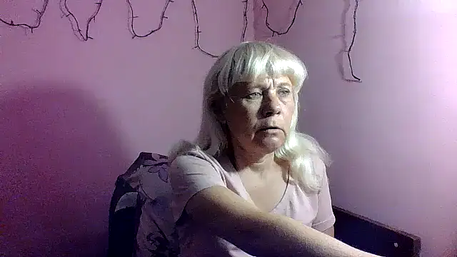 sakura blonde online show from April 1, 2026, 1:17 am