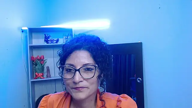 arianna ros3 online show from February 3, 2025, 7:10 pm