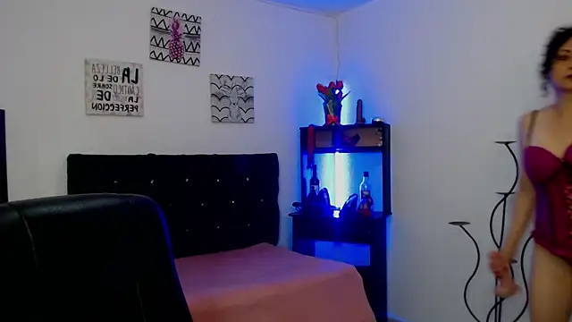 arianna ros3 online show from September 19, 2025, 4:07 pm