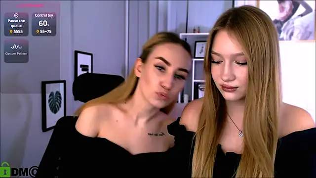 playful sophie online show from February 4, 2025, 8:28 pm