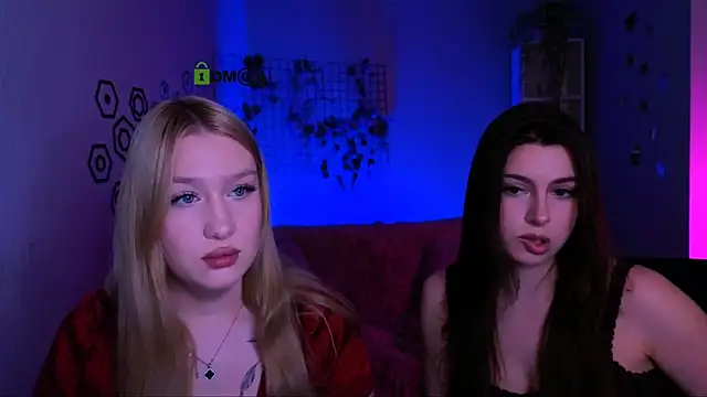 playful sophie online show from April 17, 2026, 8:01 pm