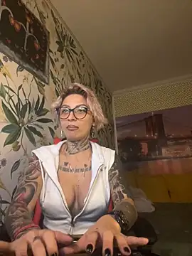 Lucky Deniz online show from December 19, 2025, 9:11 pm