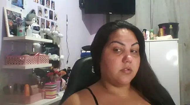 Paolaa hoot online show from February 22, 2025, 11:57 pm