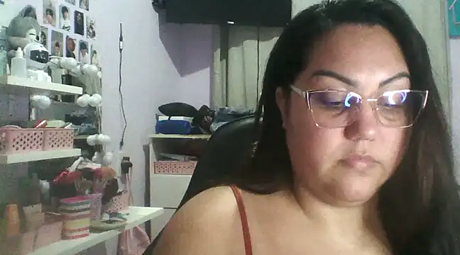 Paolaa hoot online show from February 26, 2025, 4:14 am