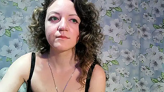 KattyLuuu online show from January 8, 2025, 7:03 pm