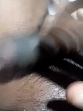 tharu111111 online show from November 29, 2025, 1:14 pm