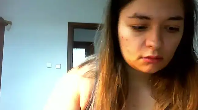 Snapshot of MeganGold chatting on December 20, 2024, 8:38 am MeganGold online show from December 20, 2024, 8:38 am