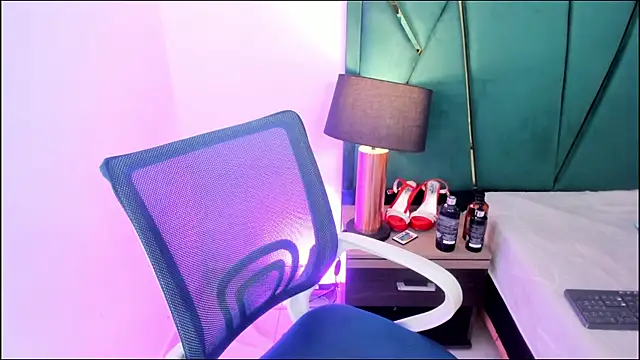 Snapshot of Tamara_Myller chatting on April 11, 2026, 12:31 pm Tamara Myller online show from April 11, 2026, 12:31 pm