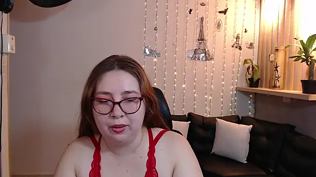 chloe prg online show from March 14, 2025, 12:40 pm