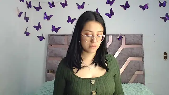 Snapshot of Anny_Fox- chatting on June 5, 2026, 3:24 am Anny Fox- online show from June 5, 2026, 3:24 am