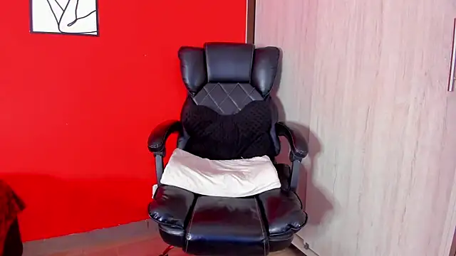 Keiny-Rave online show from December 17, 2025, 9:10 pm