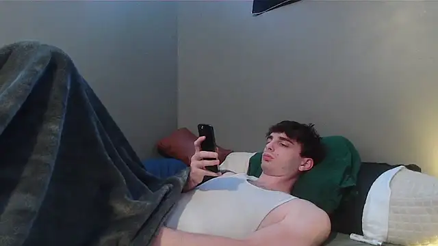 Snapshot of cw1ss chatting on July 14, 2026, 5:18 pm cw1ss online show from July 14, 2026, 5:18 pm