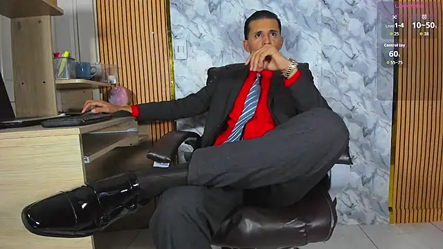 Snapshot of Hideintheoffice chatting on May 23, 2026, 1:33 am Hideintheoffice online show from May 23, 2026, 1:33 am