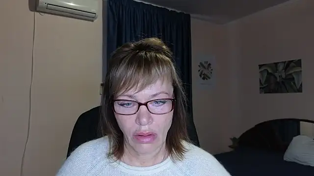 Miss Moren online show from September 28, 2025, 4:07 am