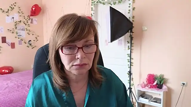Snapshot of Miss_Moren chatting on March 27, 2026, 8:37 am Miss Moren online show from March 27, 2026, 8:37 am
