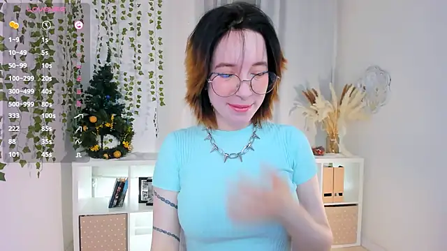 lilithlunna online show from January 4, 2025, 10:24 pm