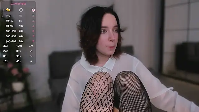 lilithlunna online show from March 3, 2025, 4:47 am