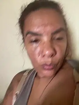 briannaa557 online show from September 13, 2025, 6:40 pm