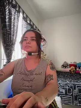 Snapshot of Ema_kraus chatting on June 7, 2026, 7:06 pm Ema kraus online show from June 7, 2026, 7:06 pm