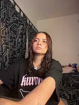 Snapshot of Ema_kraus chatting on June 24, 2026, 12:42 am Ema kraus online show from June 24, 2026, 12:42 am