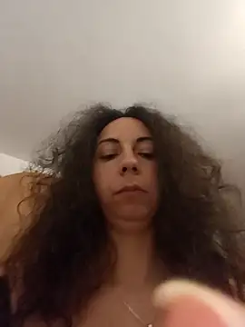 Snapshot of naughty69curls chatting on April 19, 2026, 6:21 pm naughty69curls online show from April 19, 2026, 6:21 pm