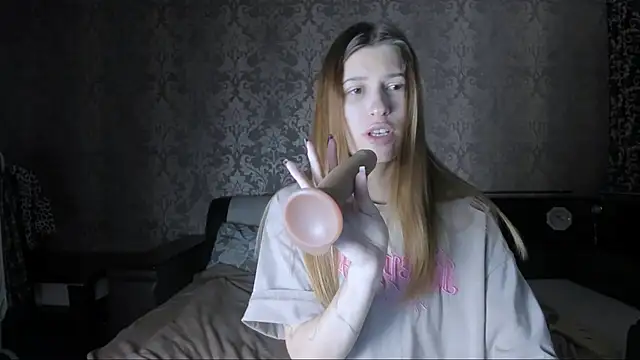 Agnes Allenn online show from October 26, 2025, 5:08 pm