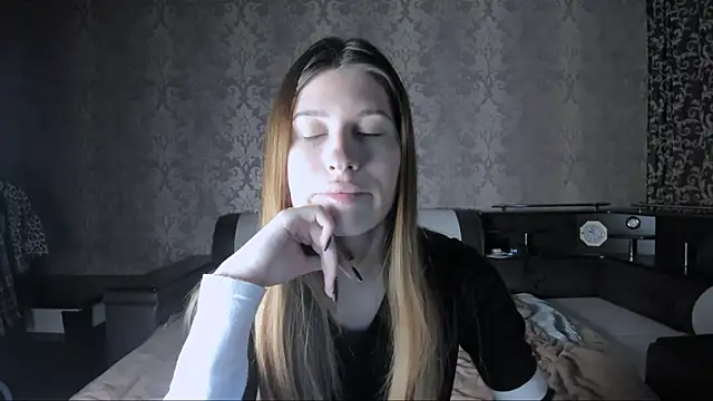 Agnes Allenn online show from October 27, 2025, 11:03 am