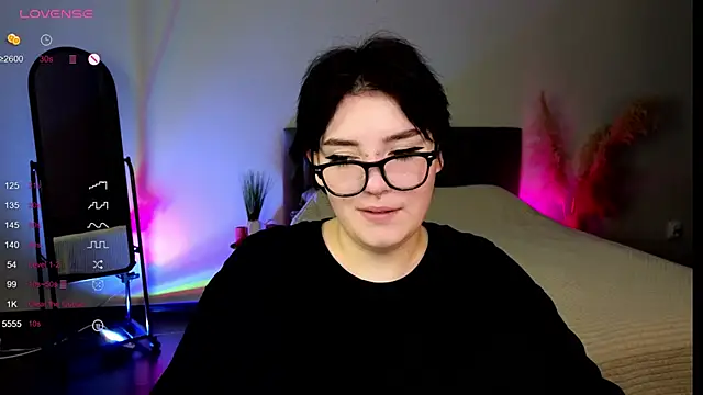 YumiYammy online show from January 1, 2025, 12:43 am