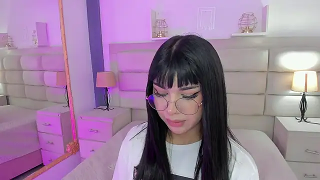 RoseCassie online show from February 19, 2025, 4:00 pm