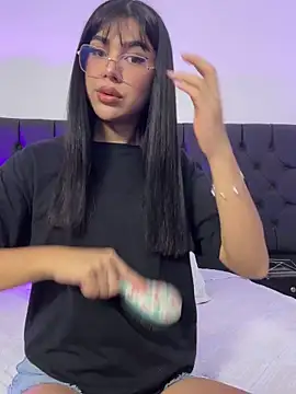 RoseCassie online show from November 7, 2025, 1:00 pm