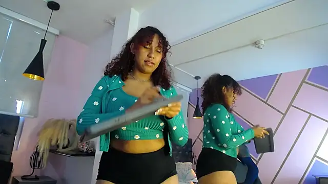 lauraltt online show from January 20, 2025, 1:11 pm