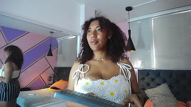 lauraltt online show from January 27, 2025, 4:22 pm