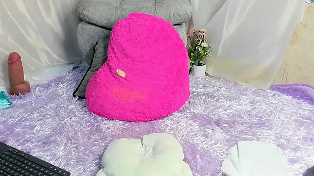 Snapshot of evaFiore chatting on December 20, 2025, 7:21 pm evaFiore online show from December 20, 2025, 7:21 pm