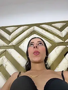 Snapshot of evaFiore chatting on February 24, 2026, 8:29 pm evaFiore online show from February 24, 2026, 8:29 pm