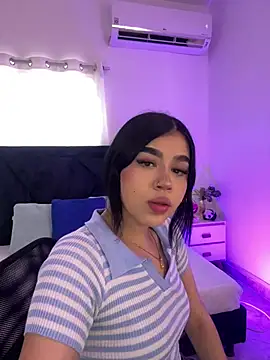 Lily Woodz online show from July 18, 2026, 7:06 pm