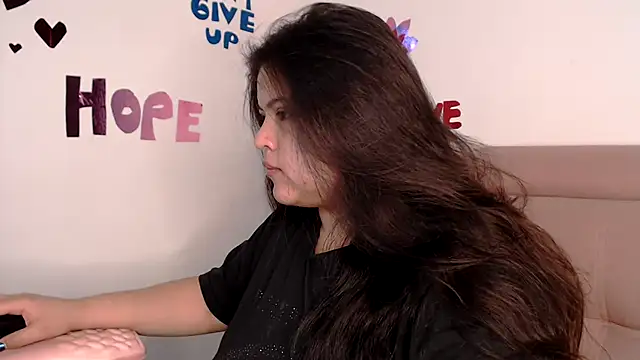 lizzie c online show from February 6, 2026, 1:43 am