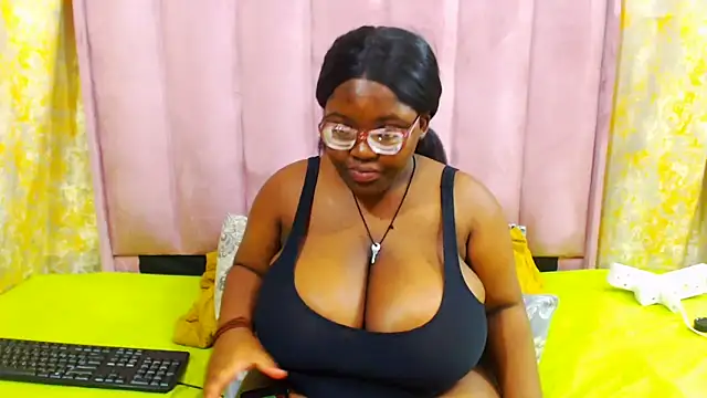 Snapshot of Damm_Bobbies chatting on May 7, 2026, 6:13 pm Damm Bobbies online show from May 7, 2026, 6:13 pm