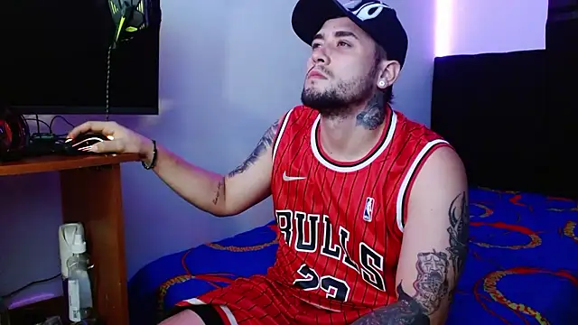 Snapshot of miia-liiam chatting on January 18, 2026, 5:44 am miia-liiam online show from January 18, 2026, 5:44 am