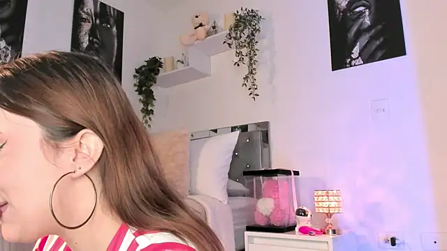 Alissonroses online show from September 26, 2025, 9:30 pm