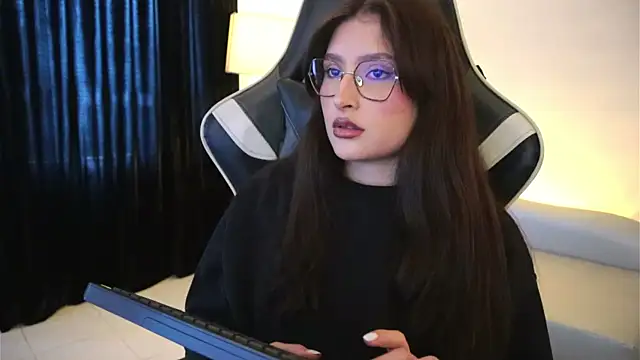 Snapshot of Daisha_Riley chatting on April 10, 2026, 1:05 pm Daisha Riley online show from April 10, 2026, 1:05 pm