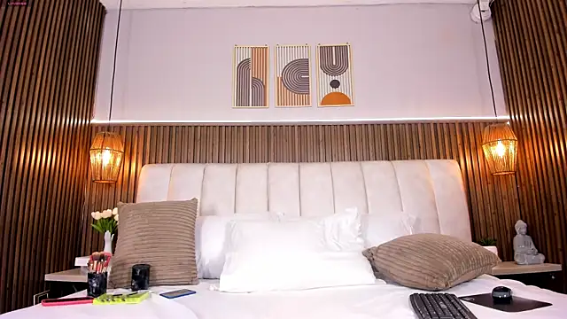 PerlaPreciosa online show from March 28, 2026, 4:12 am