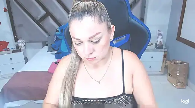 natalia5560 online show from February 9, 2025, 4:50 pm