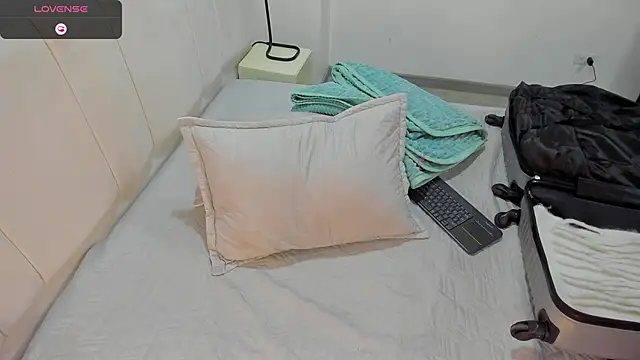 AbrilSonne online show from February 23, 2025, 10:20 pm