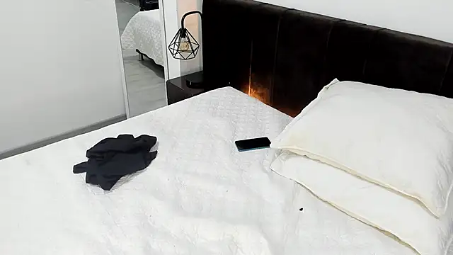 AbrilSonne online show from March 19, 2025, 10:53 pm