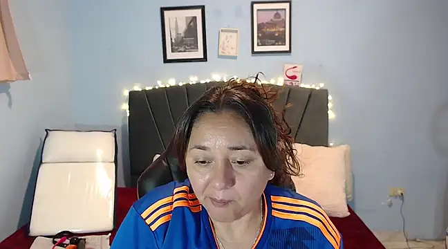 Snapshot of AngelRouss chatting on February 12, 2025, 2:10 pm AngelRouss online show from February 12, 2025, 2:10 pm