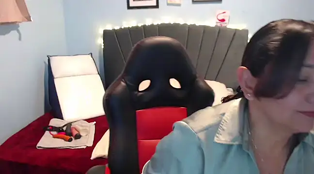 Snapshot of AngelRouss chatting on February 13, 2025, 11:17 am AngelRouss online show from February 13, 2025, 11:17 am